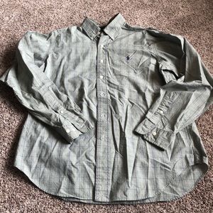 Men’s classic fit button down shirt